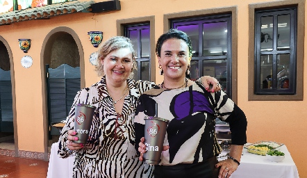  Aurora García y Gina Ress.