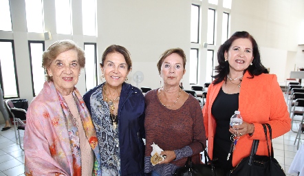  Cristina Cánovas, Lourdes Bustos, Patricia Nieto y Laura Solís.