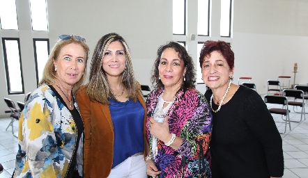  Lau Villasuso, Verónica Martínez, Lila González y Adela Martínez.