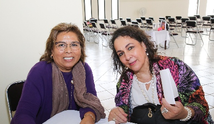  Carmelita Vázquez y Lila González.