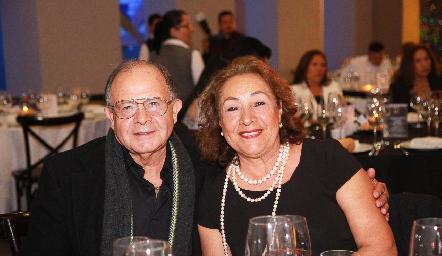  Ricardo Ferrera y Elizabeth Mena