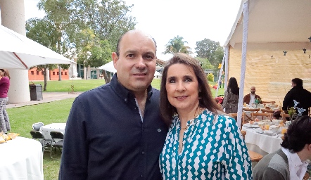  Oscar González y Marisol Hernández.