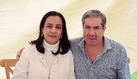  Meli Córdova y Javier Hernández.