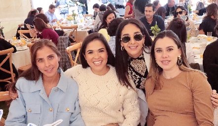  María José Torrescano, Yuli Valle, Isabel Villanueva y Fernanda Pérez.