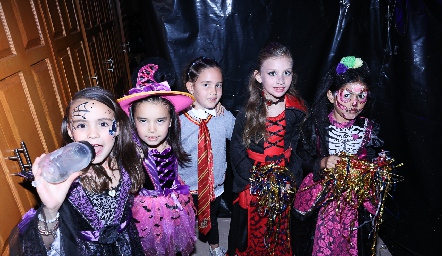  María Pía, Ale, Vale, Elena y Bárbara .