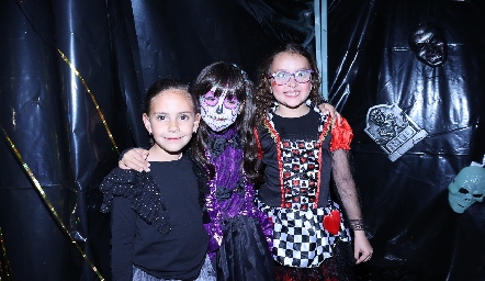  María José Muñoz, Renata Cordero e Inés.