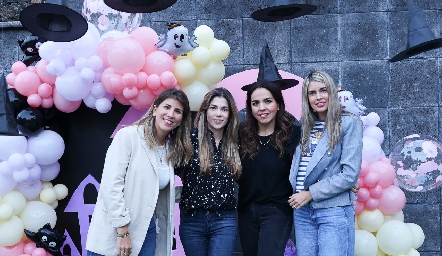  Sofía, Imelda, Fernanda y Mariana.