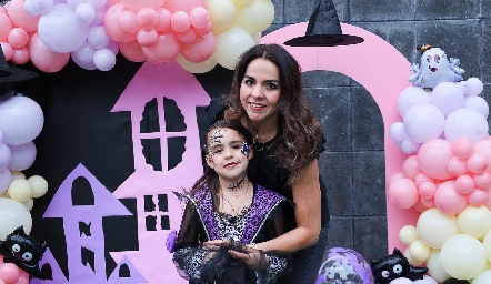  María Pía y Fernanda Castillo.