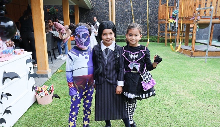  Adriana, Regina Gómez y Natalia.