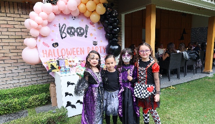  María Pía, Inés, Renata Cordero y María José Muñoz.