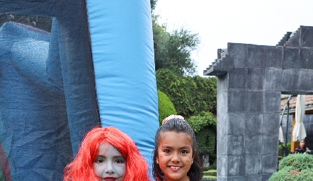  Daniela y Luciana.
