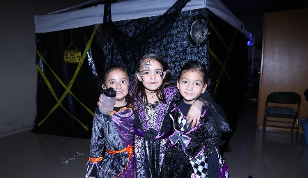  Mariana, María Pía y Natalia.