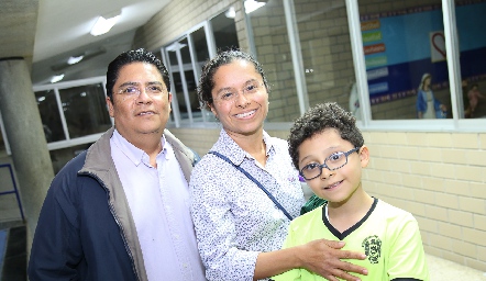  Roberto Chávez, Marlene y Patricio