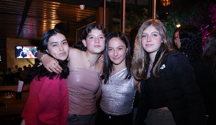  Andrea, Daniela Meza, María Emilia Gómez y Paulina Rosas