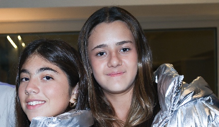  Paulina Acebo y Valentina Fernández.