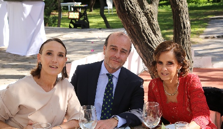   Bola García, Antonio García y Catalina Martínez.