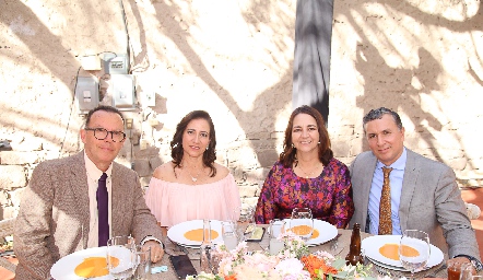  Ricardo de la Torre, Rebeca Sandoval, Maggie Labarthe y Ricardo Garcín.