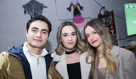  Patricio Farías, Sofía Garza y Sofía Medina.