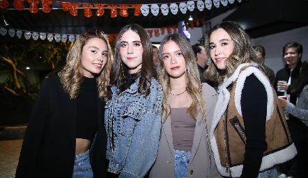  Alexa Heinze, María de la Torre, Sofi Medina y Sofía Garza.