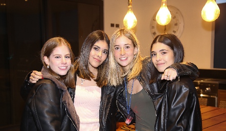  Ale Suárez, Ana Salazar, Camila Ocejo y Aitana Hernández.