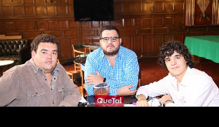  Fernando Matienzo, Rodrigo Matienzo y Hugo Cegarra.