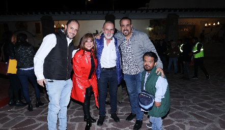  Ricardo Villalba, Martha García, Ricky Villalba, Claudio Valle y Mauricio.