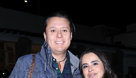  Hugo Ávila y Adriana Camarillo.