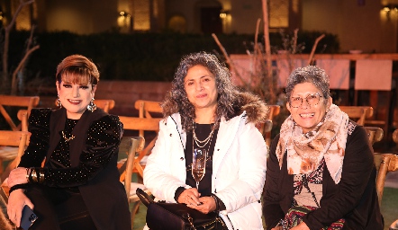 Lili del Moral, Silvia y Guadalupe.