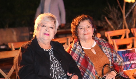  María Antonia Rodríguez y Ema Ruth Martínez.