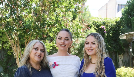  Griselda Correa, Ana Lore y Paulina Córdova.