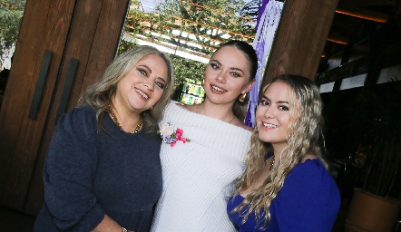  Griselda Correa, Ana Lore y Paulina Córdova.