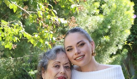  Ana María Rivera y Ana Lore Córdova.