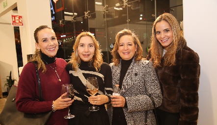 Mari Carmen Ayala, Celina Conde, Patricia Silva y Gloria Medina.