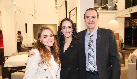  Laura, Gloria Mojarro y Jorge Ledezma.