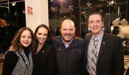  Adriana Ramón, Gloria Mojarro, Armando Villaseñor y Jorge Ledezma.