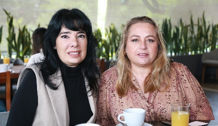  Beatriz Canseco y Montserrat Gutiérrez.