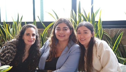  Jessica Medlich, María José Motilla y Aurora Martínez.
