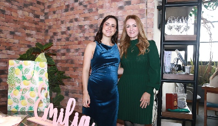  Susana Schekaiban y Luz Adriana Arellano.