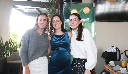  Sandra Salgado, Susana Schekaiban y Regina González.