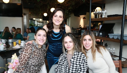  Montse, Susana Schekaiban, Ileana Rodríguez y Daniela Güemes.
