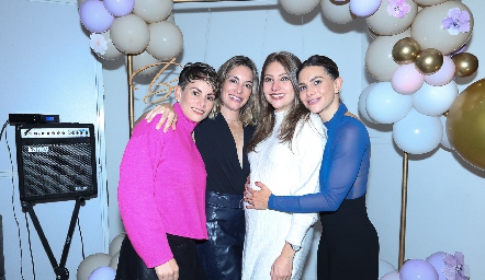  Paola, Adriana, Fernanda y Claudia Ramírez Alberú.