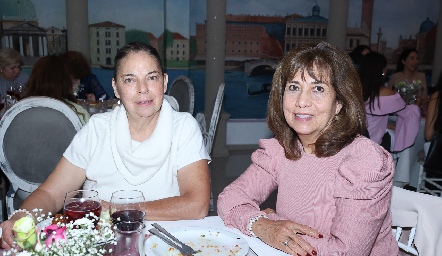  Lourdes Lozano y Lucero Arzola.