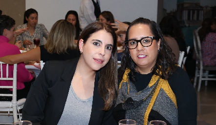  Yasira y Carolina.