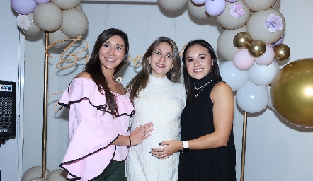  Natalia Ostos, Fernanda Ramírez y Mali Batres.