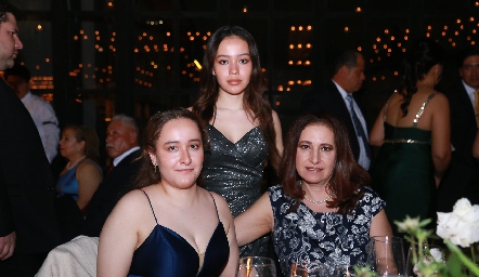  Sofía, Iliana y Susana.