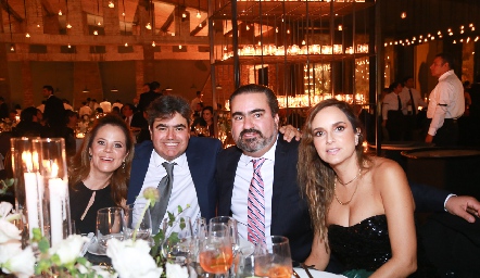  Patricia Fernández, Paco Leos, Juan José Leos y Paty Estrada.