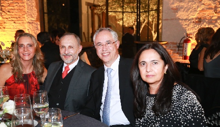  Diana Barba, Francisco Hernández, Juan Carlos Rubín y Aída Hernández.