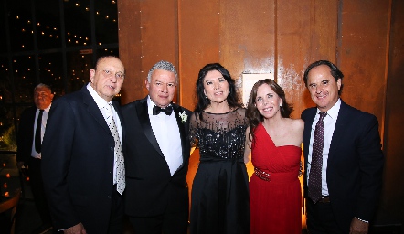  Ricardo Medina, Juan Puente, Carolina de Medina, Claudia Castro y Raúl Antunes.