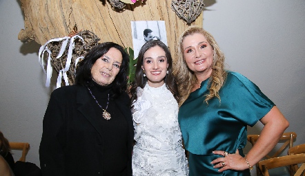  Martha Lomelí, Titi Lomelí y Silvia Carrillo.