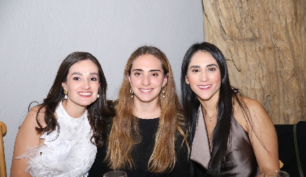  Titi Lomelí, Ana Isabel Revuelta y Rocío Ramírez.